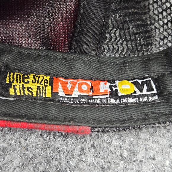 Volcom Red Plaid Wool Blend Trucker Hat Snapback Cap Mesh Back Skate Streetwear - Picture 6 of 9